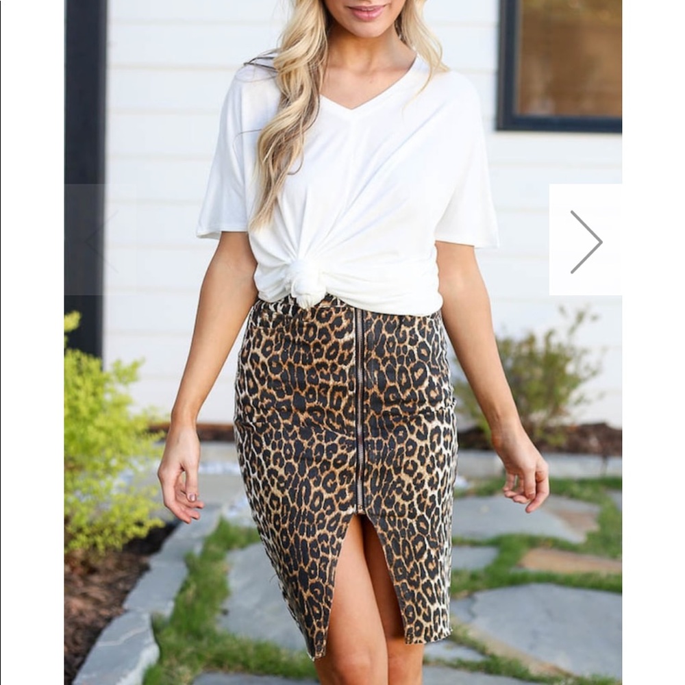 NWOT Cheetah skirt - Picture 3 of 4